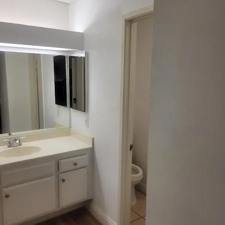 Private Room With Private Bath Rialto Exterior photo